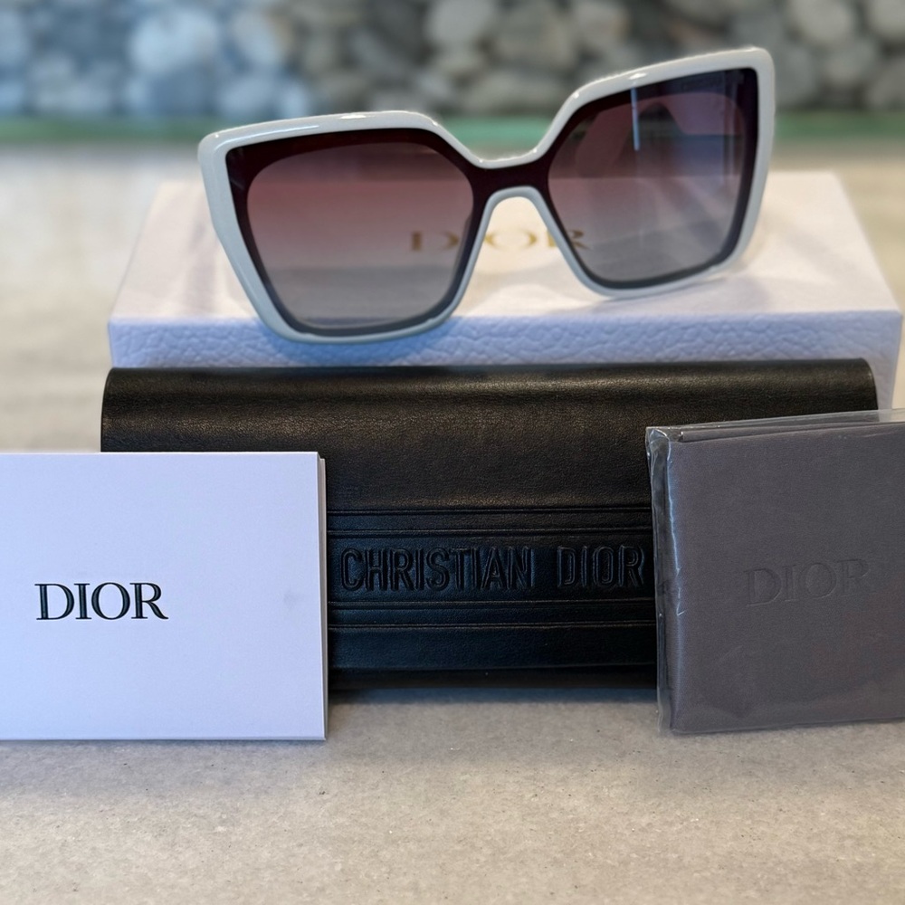 Dior Women's Sunglasses - Lady  95.22 S2i